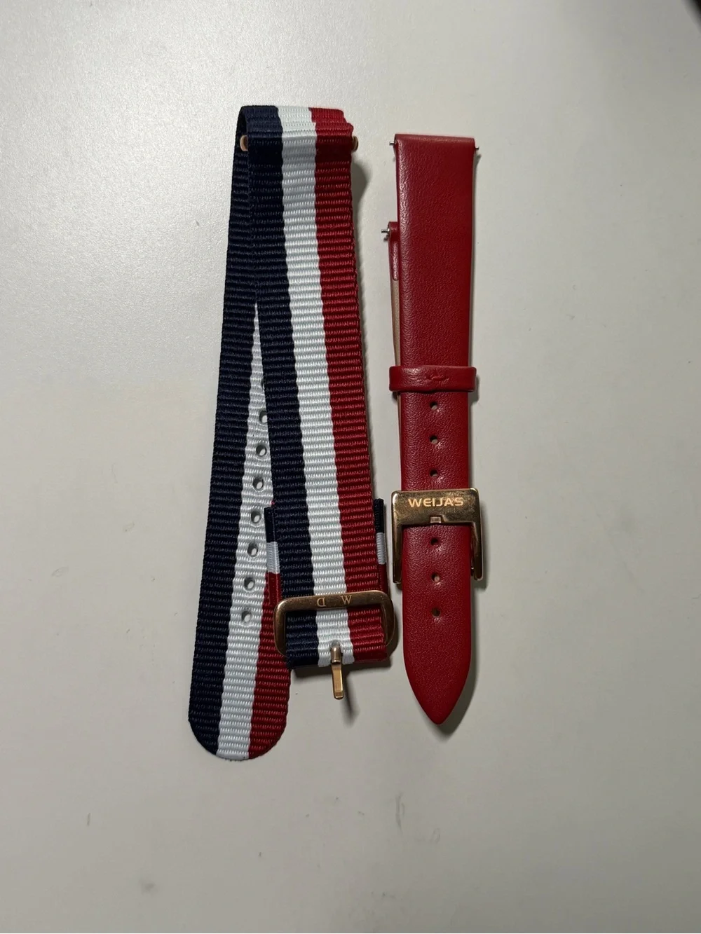 Daniel Wellington Classic Black Leather Watch + 2 Extra Watch Straps